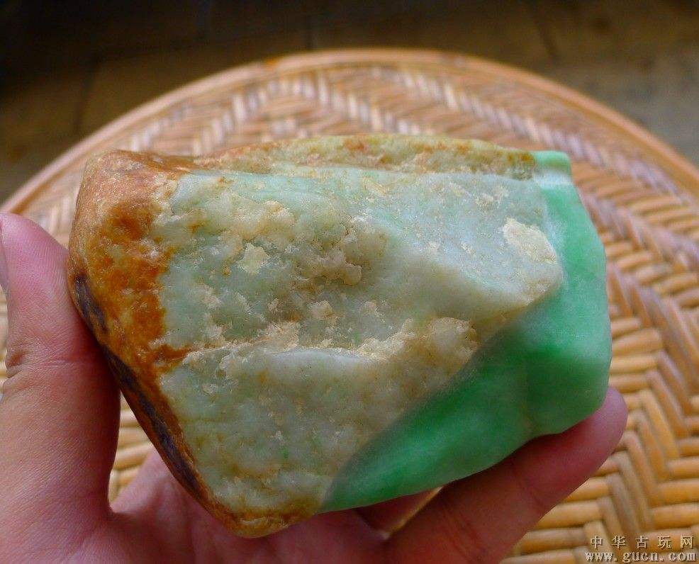 木那豆绿翡翠原石缅甸赌石木那场口特点-第2张图片-翡翠网 木那豆绿翡翠原石缅甸赌石木那场口特点-第2张图片-翡翠网