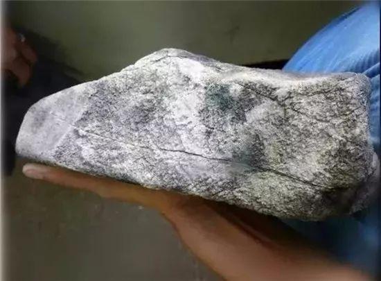 缅甸翡翠原石场口知识莫西沙的简单介绍-第2张图片-翡翠网 缅甸翡翠原石场口知识莫西沙的简单介绍-第2张图片-翡翠网