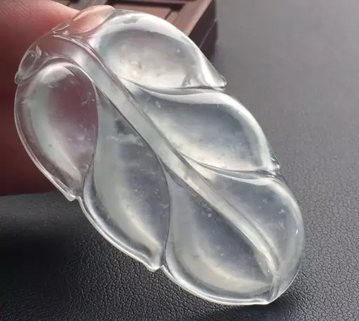 糯种翡翠的棉对价格的影响的简单介绍-第1张图片-翡翠网 糯种翡翠的棉对价格的影响的简单介绍-第1张图片-翡翠网