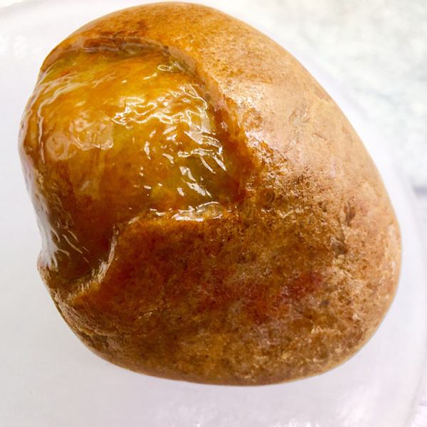 翡翠原石切开如何看,黄翡翡翠原石切法-第2张图片-翡翠网 翡翠原石切开如何看,黄翡翡翠原石切法-第2张图片-翡翠网