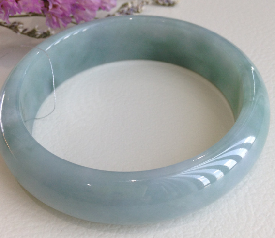 翡翠手镯不透明价格,白色不透明翡翠属于什么档次-第2张图片-翡翠网 翡翠手镯不透明价格,白色不透明翡翠属于什么档次-第2张图片-翡翠网