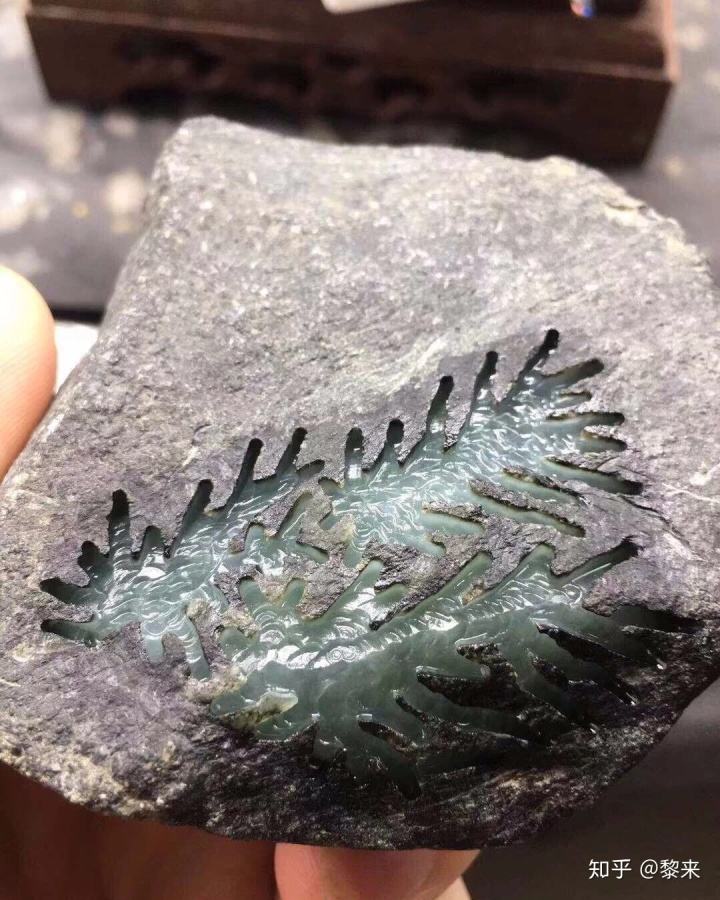 咸鱼拍卖的翡翠原石怎么样,阿里拍卖的翡翠原石品质如何-第2张图片-翡翠网 咸鱼拍卖的翡翠原石怎么样,阿里拍卖的翡翠原石品质如何-第2张图片-翡翠网