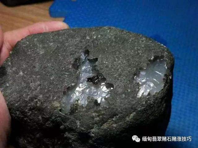 买翡翠原石什么坑口到底翡翠原石产地在哪-第1张图片-翡翠网 买翡翠原石什么坑口到底翡翠原石产地在哪-第1张图片-翡翠网