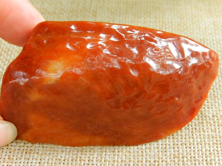 精品随形翡翠吊坠图片,翡翠原石的形-第1张图片-翡翠网 精品随形翡翠吊坠图片,翡翠原石的形-第1张图片-翡翠网