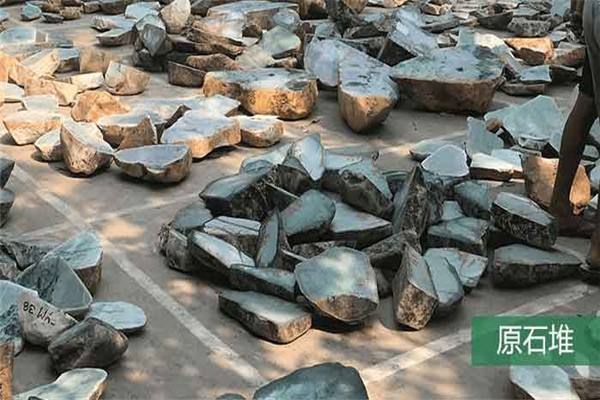 深圳龙岗翡翠原石深圳有赌石的地方吗-第2张图片-翡翠网 深圳龙岗翡翠原石深圳有赌石的地方吗-第2张图片-翡翠网