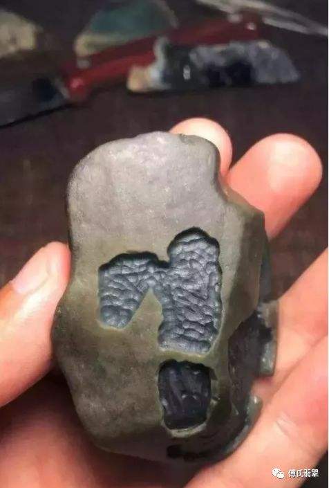 黑龙江高货翡翠原石,翡翠高货价格表-第1张图片-翡翠网 黑龙江高货翡翠原石,翡翠高货价格表-第1张图片-翡翠网