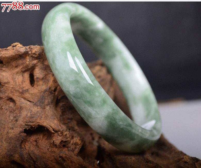 糯种翡翠手镯多少钱珍珠翡翠糯种价格-第1张图片-翡翠网 糯种翡翠手镯多少钱珍珠翡翠糯种价格-第1张图片-翡翠网