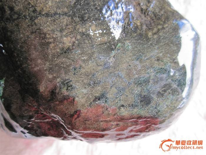 翡翠原石的枯图**卡场口原石有大面积藓-第1张图片-翡翠网 翡翠原石的枯图**卡场口原石有大面积藓-第1张图片-翡翠网