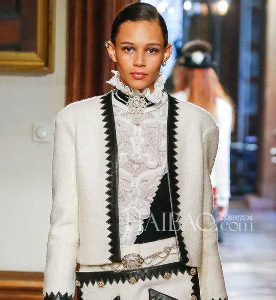 chanel服饰珠宝christianlouboutin-第1张图片-翡翠网 chanel服饰珠宝christianlouboutin-第1张图片-翡翠网