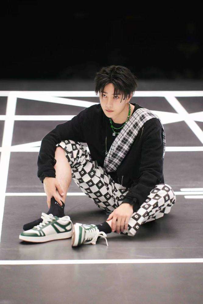 紫色翡翠出自什么场口王一博春晚翡翠知识-第2张图片-翡翠网 紫色翡翠出自什么场口王一博春晚翡翠知识-第2张图片-翡翠网