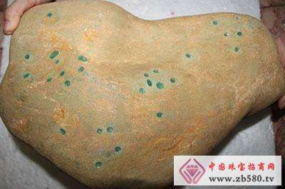 42种玉石原石图片识别翡翠原石图片欣赏图片-第1张图片-翡翠网 42种玉石原石图片识别翡翠原石图片欣赏图片-第1张图片-翡翠网