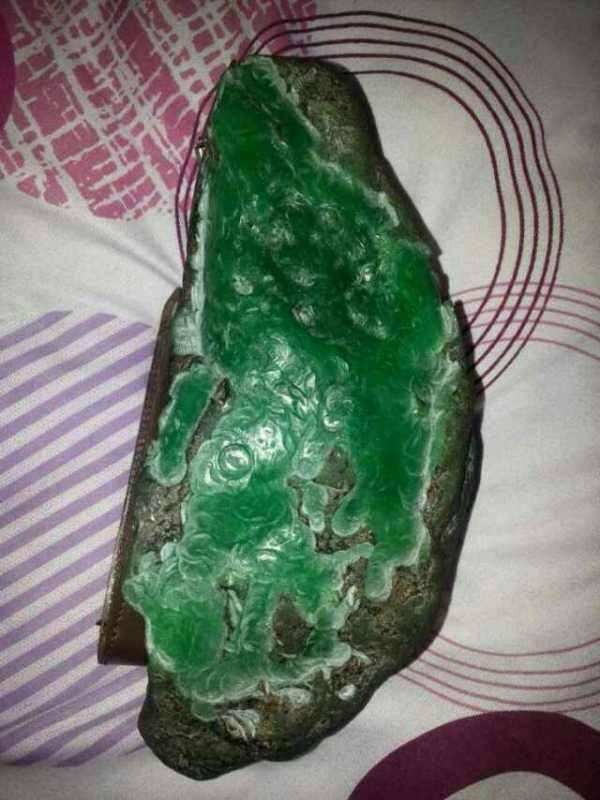 42种玉石原石图片识别翡翠原石图片欣赏图片-第2张图片-翡翠网 42种玉石原石图片识别翡翠原石图片欣赏图片-第2张图片-翡翠网