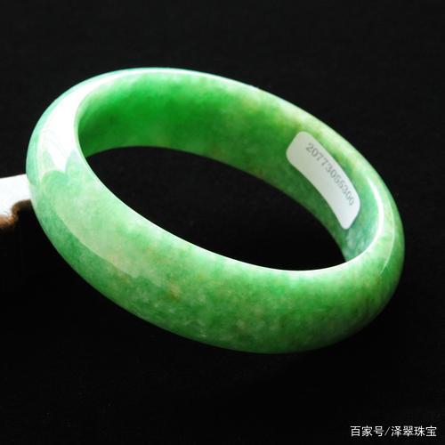 世界上最贵的手镯是什么翡翠的简单介绍-第1张图片-翡翠网 世界上最贵的手镯是什么翡翠的简单介绍-第1张图片-翡翠网