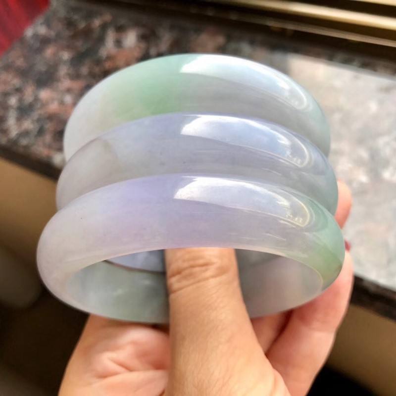 一手翡翠手镯货源赚钱吗的简单介绍-第1张图片-翡翠网 一手翡翠手镯货源赚钱吗的简单介绍-第1张图片-翡翠网