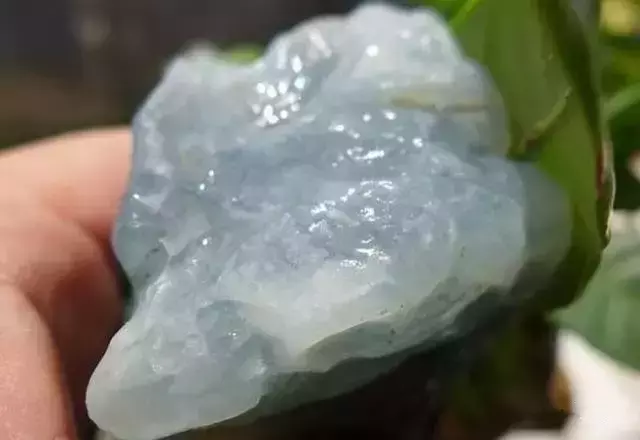 翡翠原石很贵吗,翡翠原石投资-第2张图片-翡翠网 翡翠原石很贵吗,翡翠原石投资-第2张图片-翡翠网