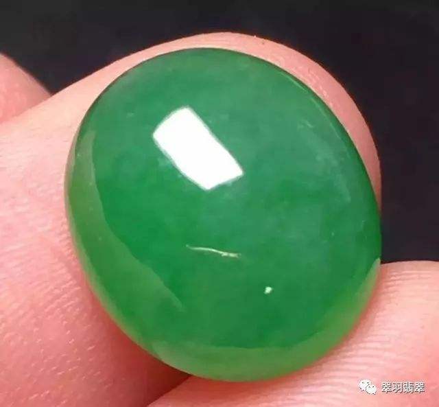 关于翡翠蛋面的知识,翡翠蛋面加工需要什么工具-第1张图片-翡翠网 关于翡翠蛋面的知识,翡翠蛋面加工需要什么工具-第1张图片-翡翠网