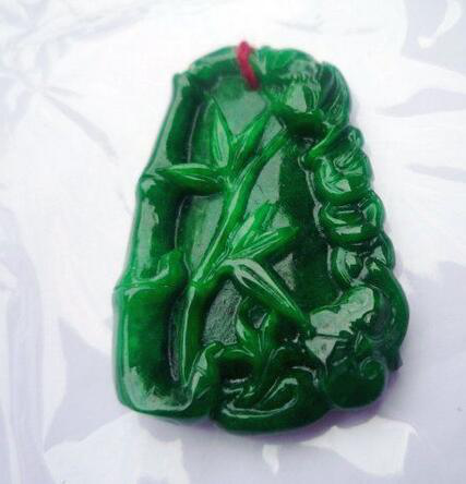 翡翠品种与价格,翡翠是玉的一种吗-第2张图片-翡翠网 翡翠品种与价格,翡翠是玉的一种吗-第2张图片-翡翠网