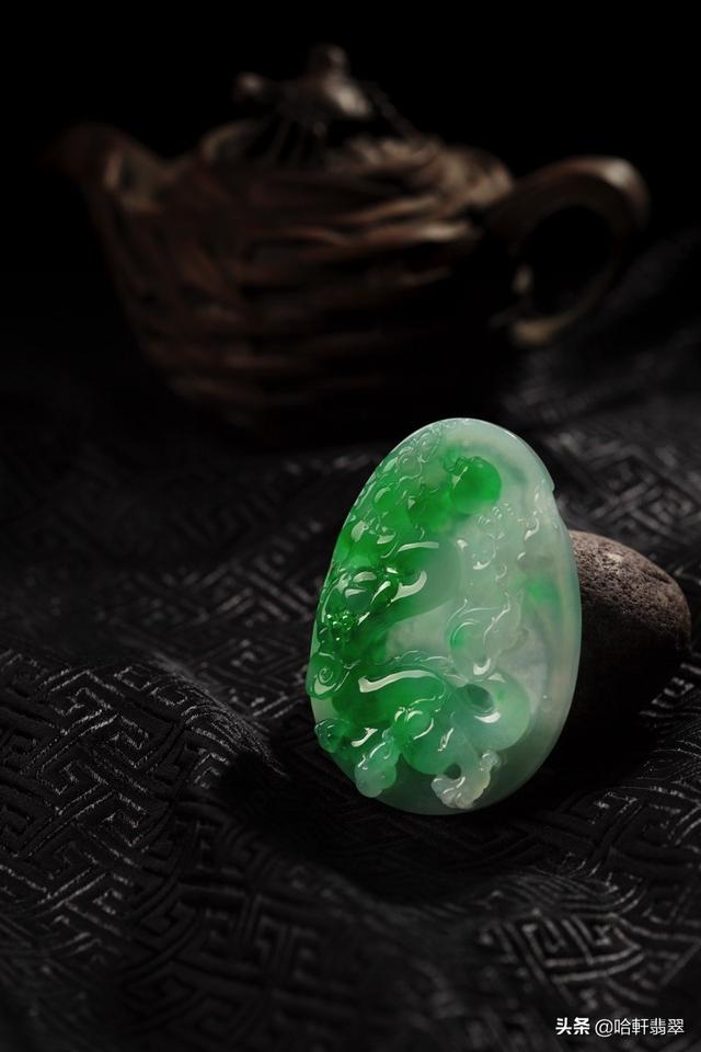 汤灿翡翠价格刘斌怎么样了-第8张图片-翡翠网 汤灿翡翠价格刘斌怎么样了-第8张图片-翡翠网