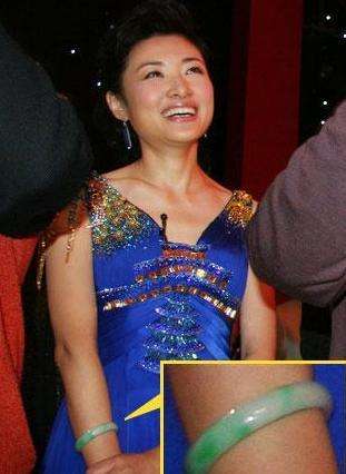 谭维维春晚翡翠知识,韩磊谭维维2017春晚不忘初心-第2张图片-翡翠网 谭维维春晚翡翠知识,韩磊谭维维2017春晚不忘初心-第2张图片-翡翠网