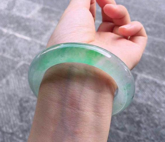 翡翠价格虚高,云南翡翠价格虚高-第2张图片-翡翠网 翡翠价格虚高,云南翡翠价格虚高-第2张图片-翡翠网