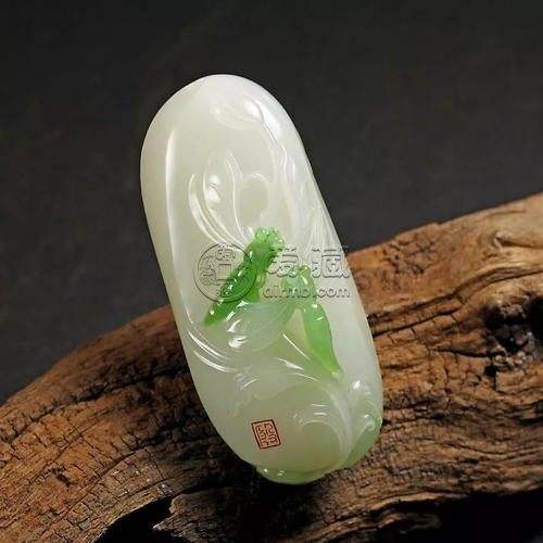 佩戴翡翠好还是和田玉好,和田玉和翡翠玉哪种好-第2张图片-翡翠网 佩戴翡翠好还是和田玉好,和田玉和翡翠玉哪种好-第2张图片-翡翠网