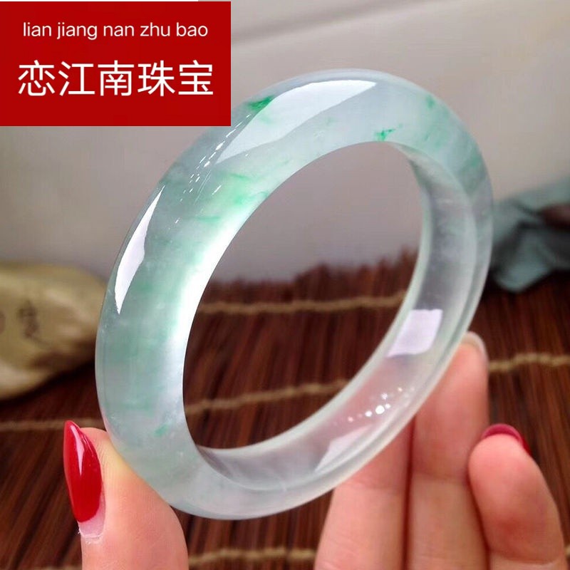 冰种飘花手镯一般多少钱,翡翠手镯冰种飘花-第2张图片-翡翠网 冰种飘花手镯一般多少钱,翡翠手镯冰种飘花-第2张图片-翡翠网