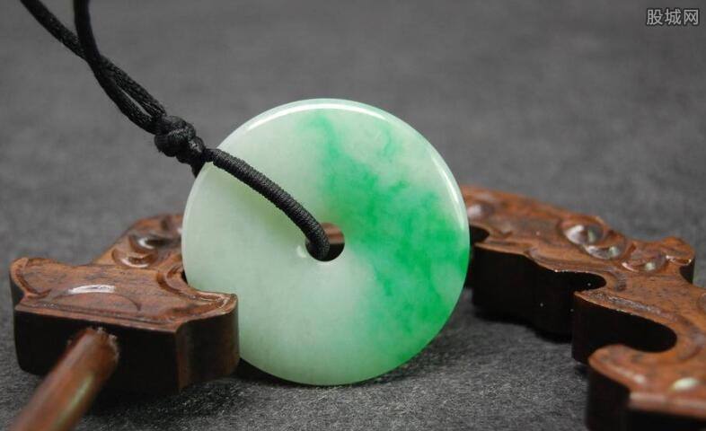 翡翠的价格体系的简单介绍-第1张图片-翡翠网 翡翠的价格体系的简单介绍-第1张图片-翡翠网