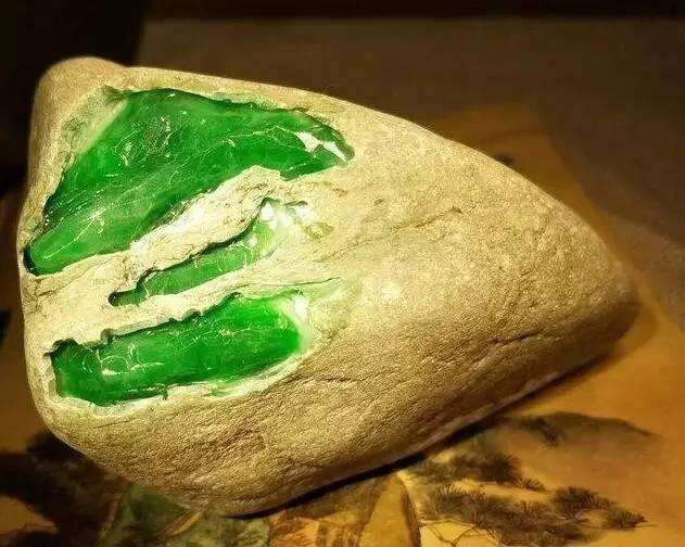 翡翠原石翻杯的简单介绍-第1张图片-翡翠网 翡翠原石翻杯的简单介绍-第1张图片-翡翠网