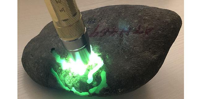 深圳翡翠原石地址,翡翠原石哪里有卖的-第2张图片-翡翠网 深圳翡翠原石地址,翡翠原石哪里有卖的-第2张图片-翡翠网