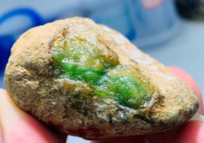 翡翠原石中有黄的筋莫西沙白雾和黄雾图解-第2张图片-翡翠网 翡翠原石中有黄的筋莫西沙白雾和黄雾图解-第2张图片-翡翠网