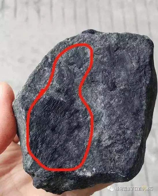 如何判断翡翠原石白雾的简单介绍-第2张图片-翡翠网 如何判断翡翠原石白雾的简单介绍-第2张图片-翡翠网