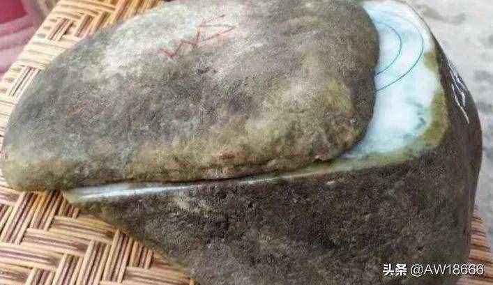 什么场口的翡翠原石皮最厚的简单介绍-第2张图片-翡翠网 什么场口的翡翠原石皮最厚的简单介绍-第2张图片-翡翠网