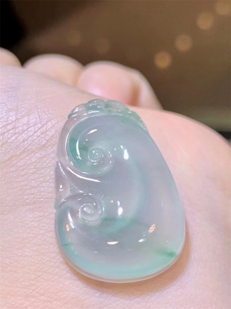 翡翠如意吊坠镶嵌款式大全,翡翠如意吊坠价格查询-第1张图片-翡翠网 翡翠如意吊坠镶嵌款式大全,翡翠如意吊坠价格查询-第1张图片-翡翠网