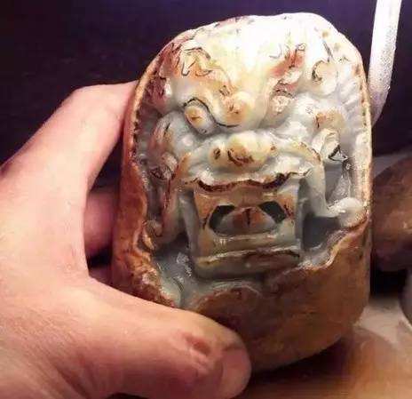 翡翠原石皮雕刻,翡翠原石怎么打磨-第1张图片-翡翠网 翡翠原石皮雕刻,翡翠原石怎么打磨-第1张图片-翡翠网