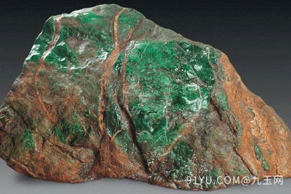 翡翠原料怎么保存翡翠原石如何养-第2张图片-翡翠网 翡翠原料怎么保存翡翠原石如何养-第2张图片-翡翠网