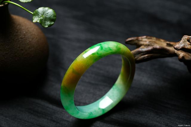 关于了解翡翠有哪些知识的信息-第1张图片-翡翠网 关于了解翡翠有哪些知识的信息-第1张图片-翡翠网