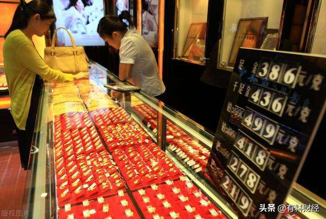 中国金店的黄金多少钱一克黄金9999足金多少钱一克-第1张图片-翡翠网 中国金店的黄金多少钱一克黄金9999足金多少钱一克-第1张图片-翡翠网