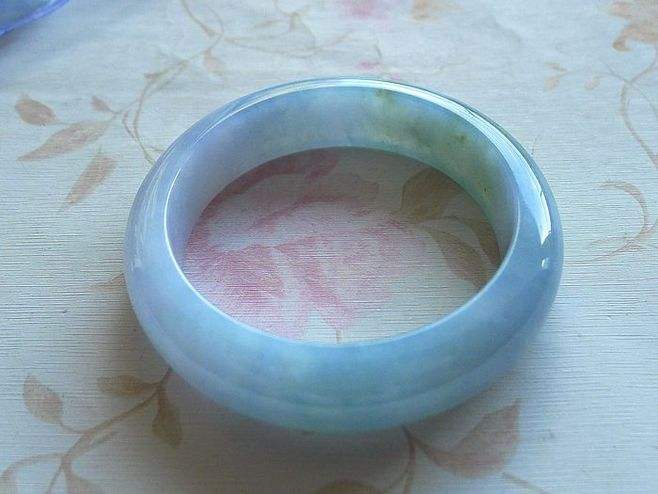 翡翠手镯最好的是什么牌子的简单介绍-第2张图片-翡翠网