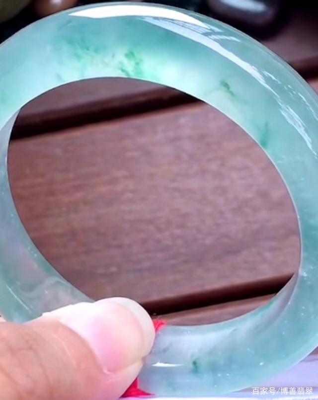 翡翠手镯磨花了自己如何抛光翡翠手镯可以刮花吗-第2张图片-翡翠网 翡翠手镯磨花了自己如何抛光翡翠手镯可以刮花吗-第2张图片-翡翠网