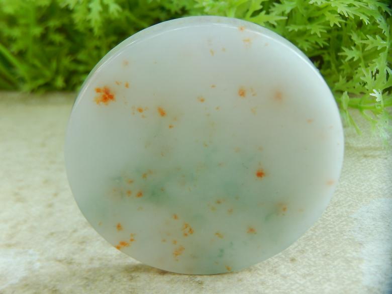 翡翠原石a料b料区分,如何鉴别翡翠a货b货c货-第2张图片-翡翠网 翡翠原石a料b料区分,如何鉴别翡翠a货b货c货-第2张图片-翡翠网