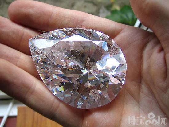 世界上最贵的钻石,钻戒一克拉多少钱2022-第1张图片-翡翠网