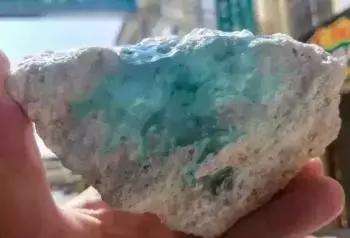 关于翡翠矿的好原石怎么处理的信息-第2张图片-翡翠网