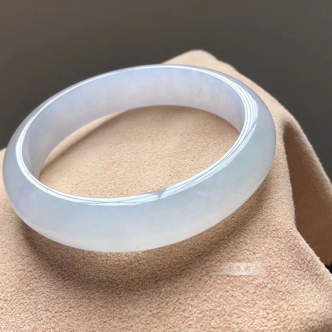 关于瑞丽翡翠知识科普的信息-第2张图片-翡翠网 关于瑞丽翡翠知识科普的信息-第2张图片-翡翠网