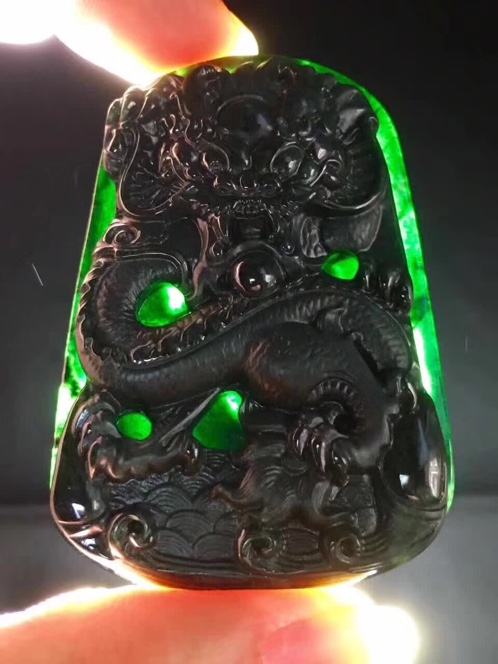 龙种翡翠价格的简单介绍-第1张图片-翡翠网 龙种翡翠价格的简单介绍-第1张图片-翡翠网