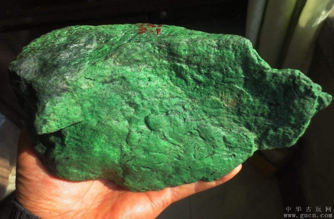 内蒙古满绿翡翠原石,满绿翡翠原石切割视频-第1张图片-翡翠网 内蒙古满绿翡翠原石,满绿翡翠原石切割视频-第1张图片-翡翠网