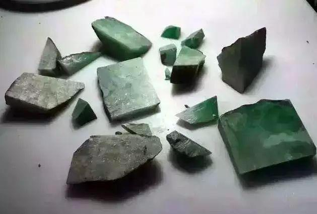 包含冷翡翠原石怎么买的词条-第1张图片-翡翠网 包含冷翡翠原石怎么买的词条-第1张图片-翡翠网