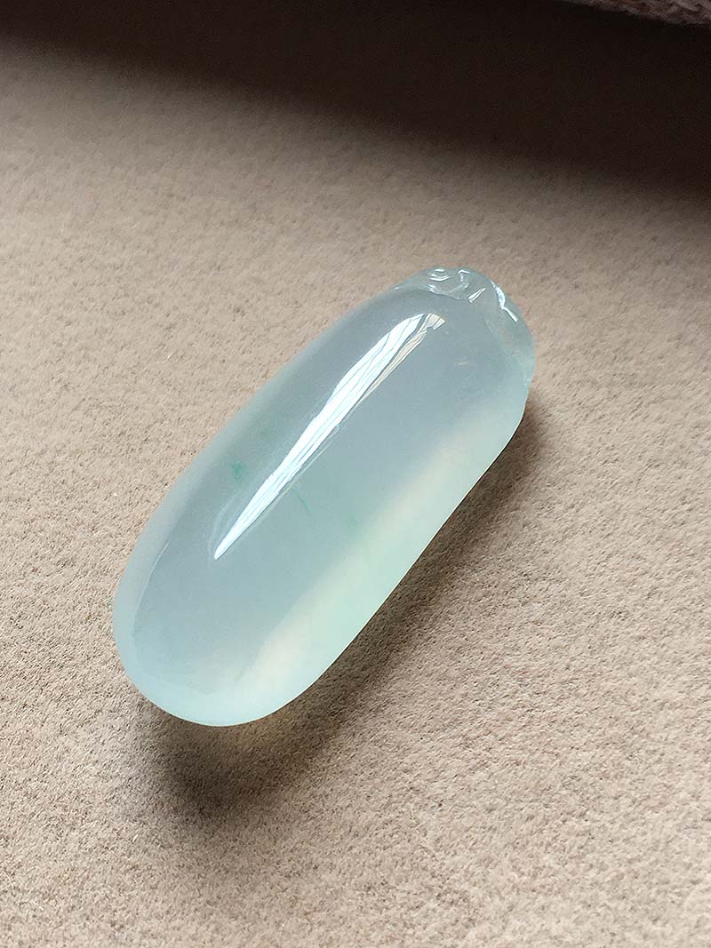 天然翡翠绿一般价格是多少,高种浅绿翡翠价格-第1张图片-翡翠网 天然翡翠绿一般价格是多少,高种浅绿翡翠价格-第1张图片-翡翠网