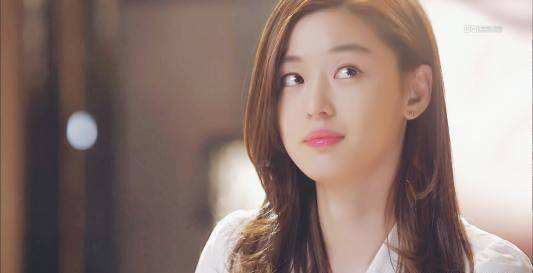 关于全智贤美人鱼翡翠手镯的信息-第2张图片-翡翠网 关于全智贤美人鱼翡翠手镯的信息-第2张图片-翡翠网