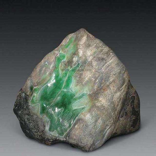 1000元翡翠原石怎么样6500万买的原石结果怎么样-第1张图片-翡翠网 1000元翡翠原石怎么样6500万买的原石结果怎么样-第1张图片-翡翠网