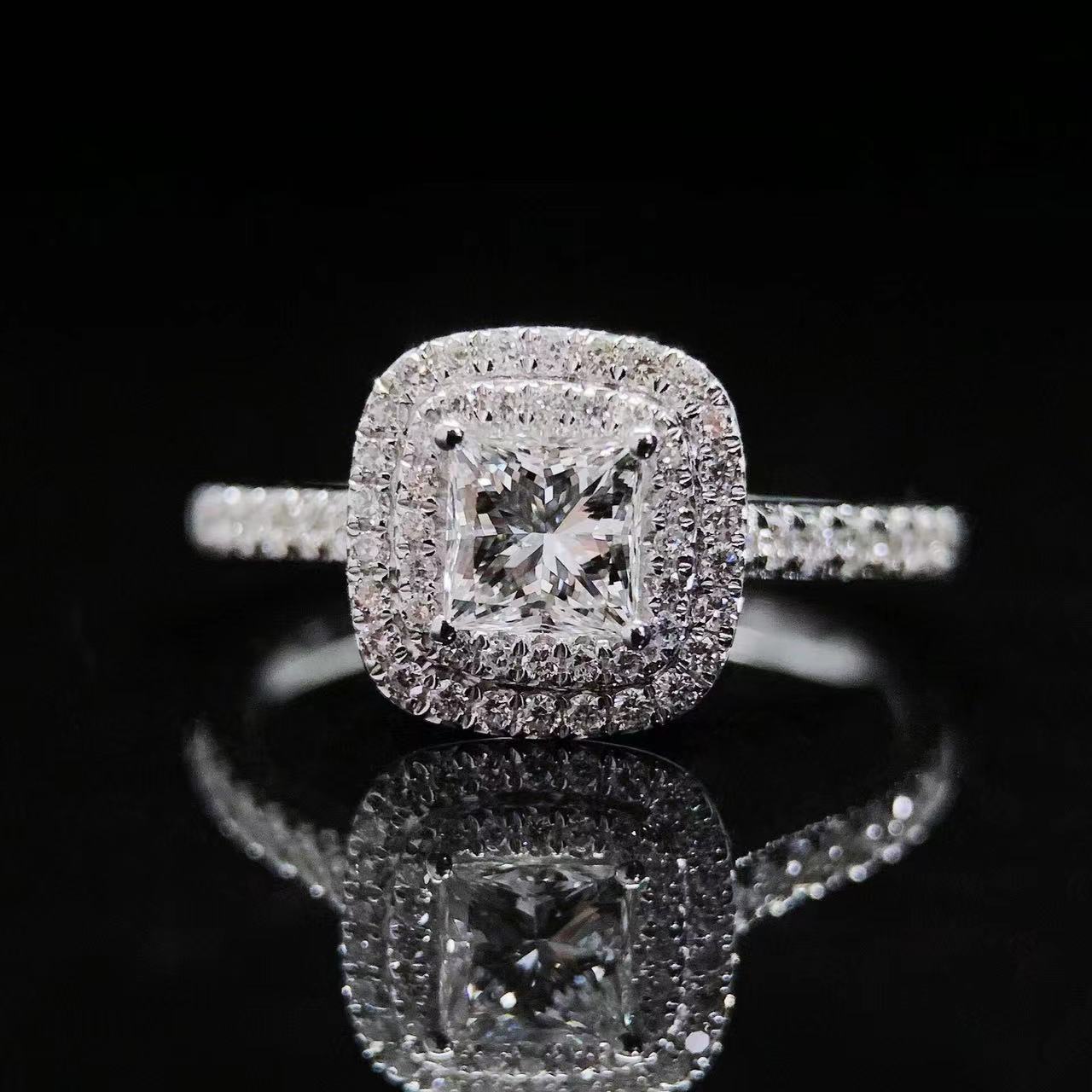 最耐看的钻戒款式钻戒独钻好还是周围镶碎钻好-第1张图片-翡翠网 最耐看的钻戒款式钻戒独钻好还是周围镶碎钻好-第1张图片-翡翠网